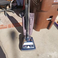 Saniture Carpet Vacuum Cleaner Good Condition Heavy Duty Perfect Condition For Sale 75.00