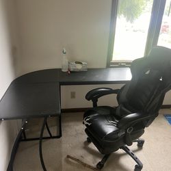 $25 Desk & Chair 