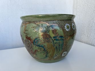 Green decorative plant pot (6"x 6.5")