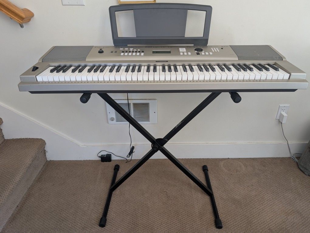 Yamaha YPG-235 76-key Keyboard With Stand Barely Used