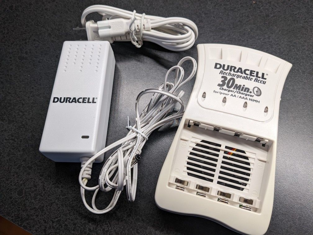 Duracell Rechargeable Accu 30 Minute AAA AA Battery Charger