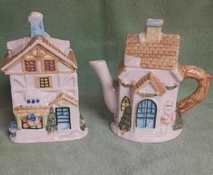 Vintage Houston Harvest Christmas Cottage Sugar & Creamer Set