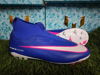 Soccer cleats us size 4.5youth