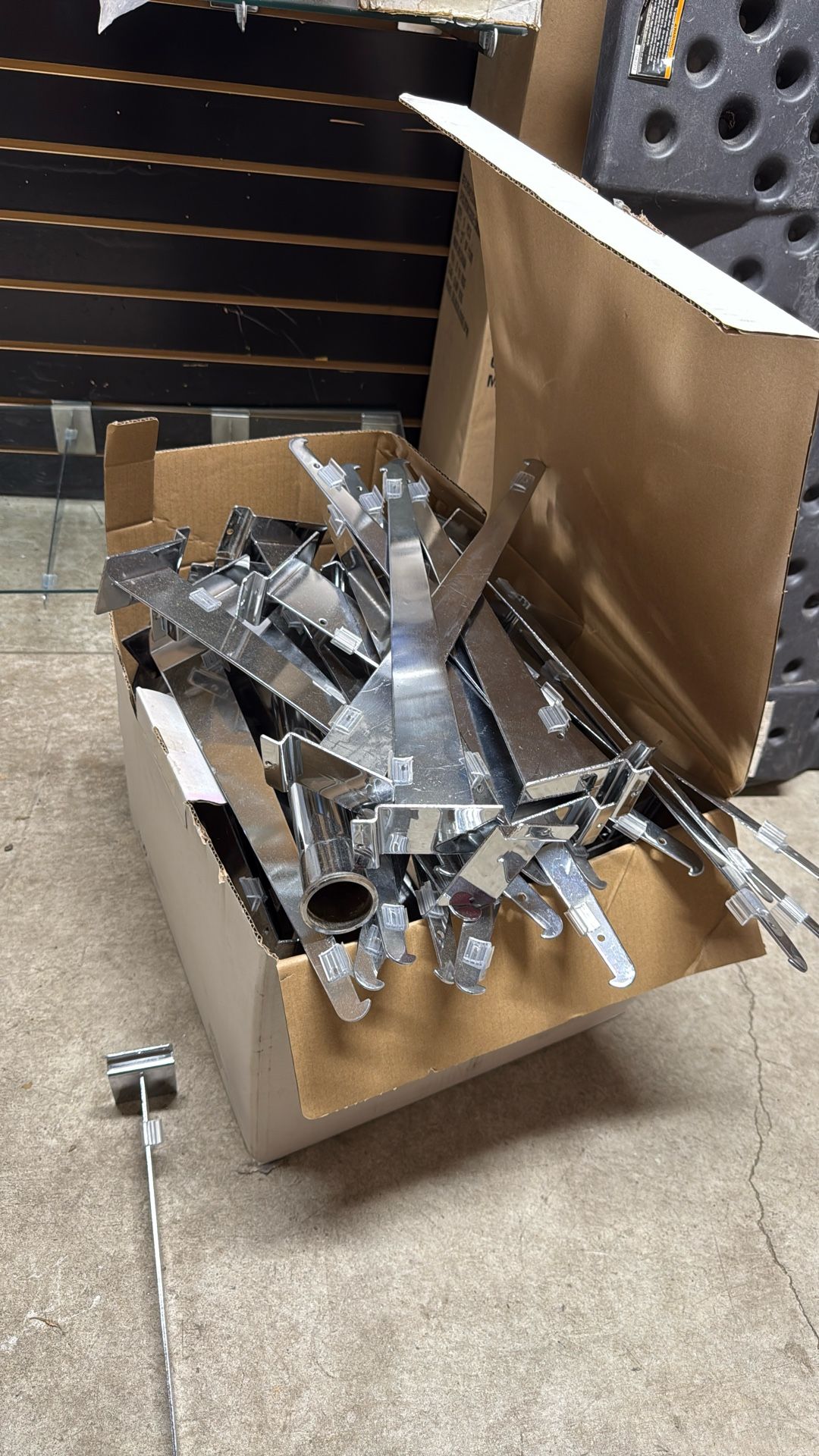 Free Slate Board Metal Brackets Full Box