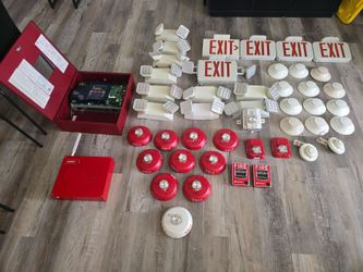 Commercial Fire Alarm System Equipment – Large Lot – EXIT Signs, Horn/Strobes, Smoke Detectors, Pull Stations & Panels