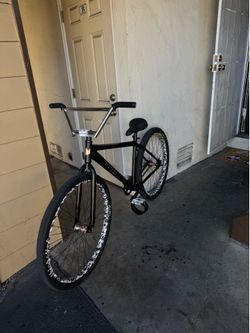 Throne  fixie  Lmk trades