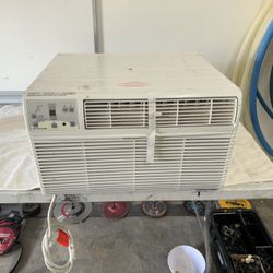 Frigidaire 10 000BTU AC Dehumidifier 