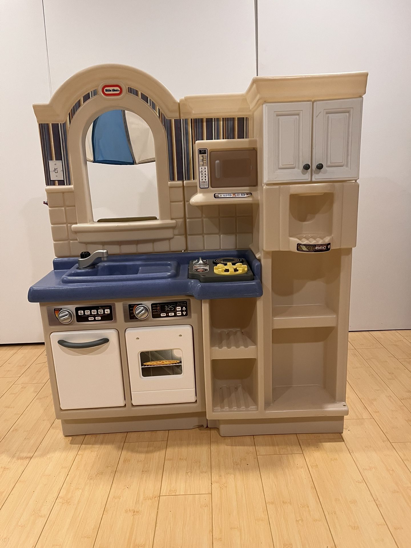 Kids Play Kitchen