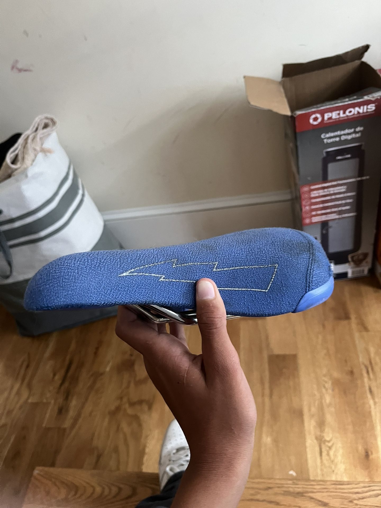 BLUE SE BIKE SEAT