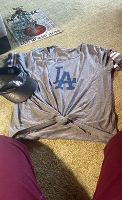 Dodgers Gear Shirt   & Visor 16$
