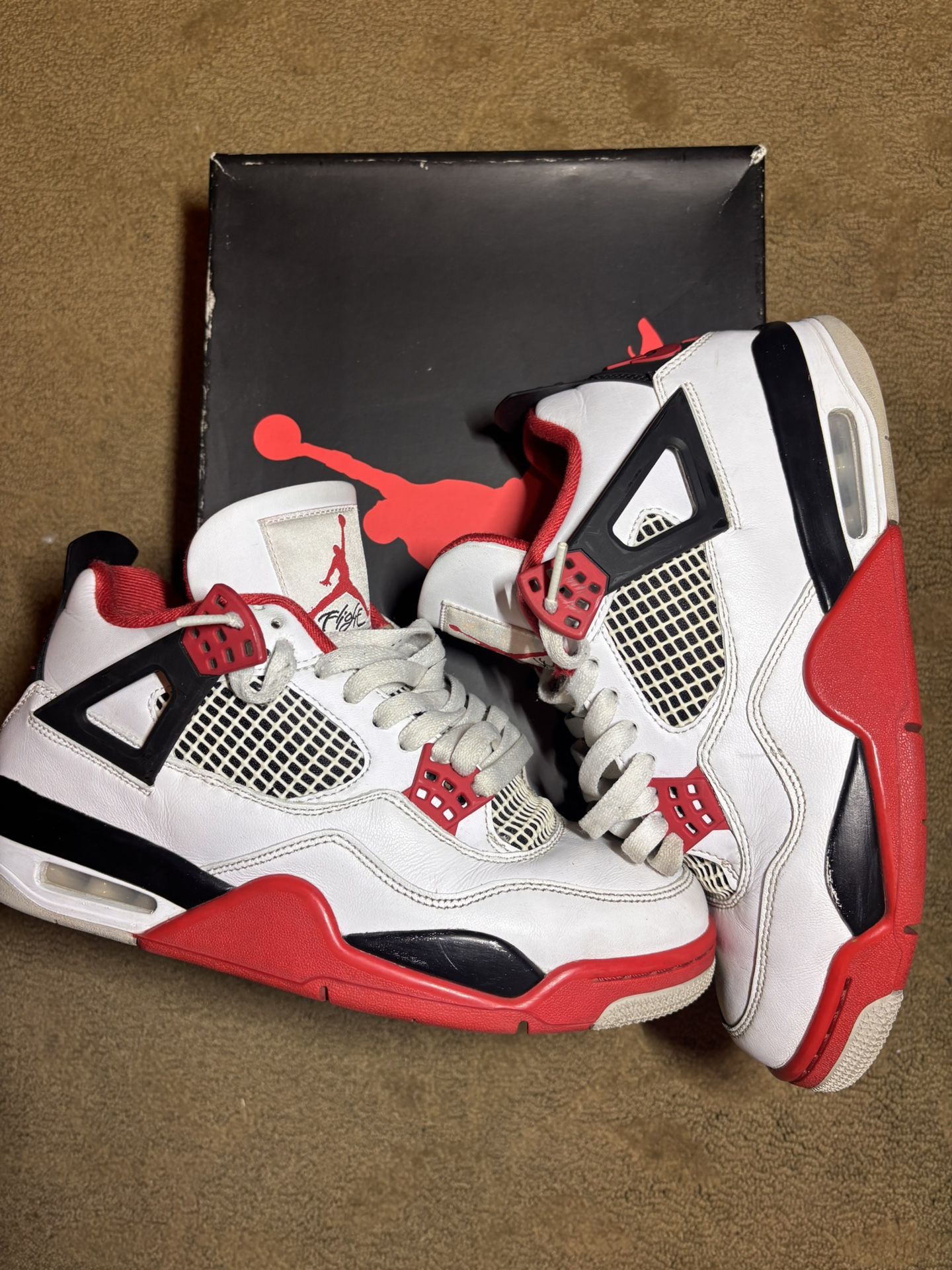Jordan 4 Fire Red