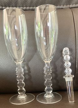 Millennium Champagne Flutes And Stopper