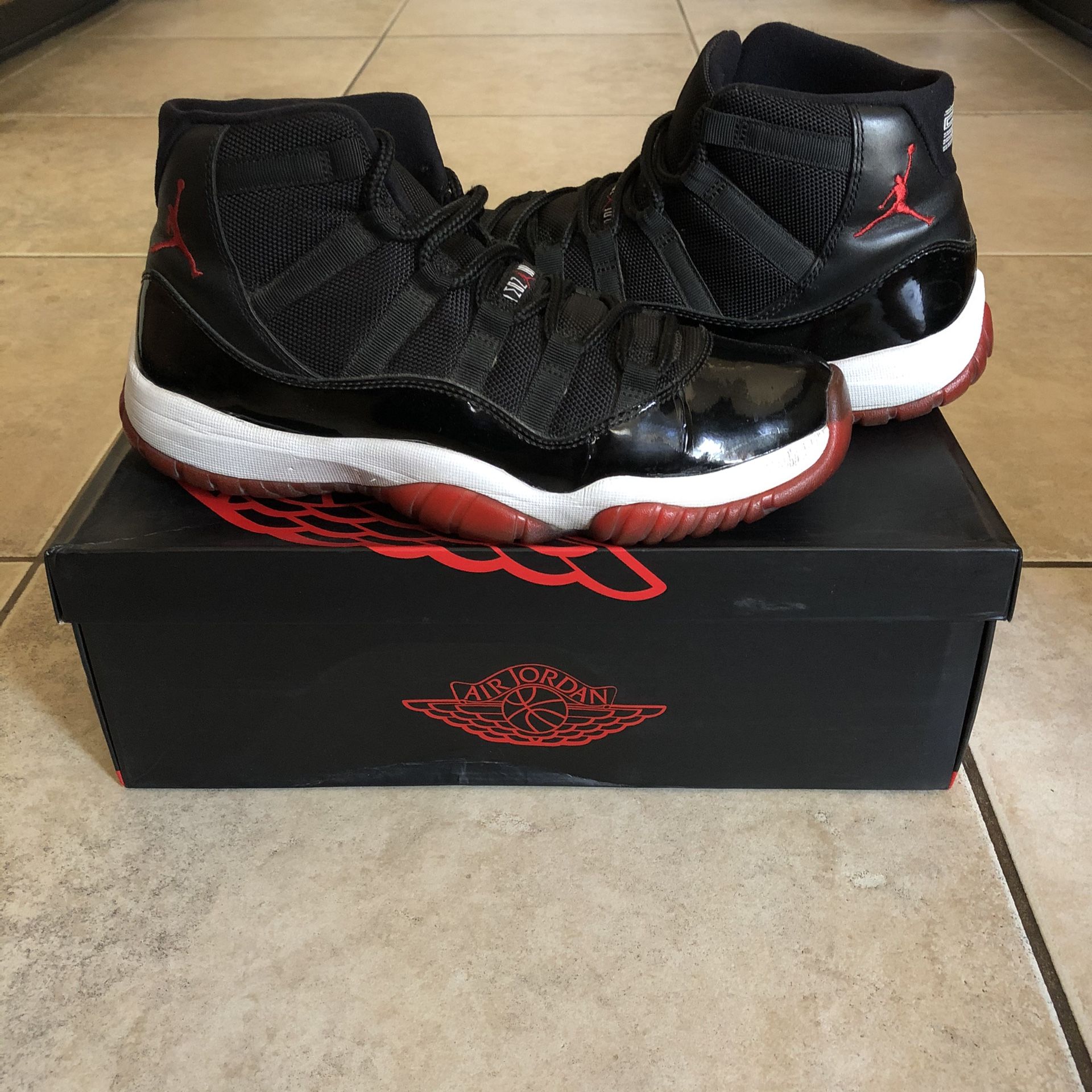 Air Jordan Bred 11 2012 Size 8.5