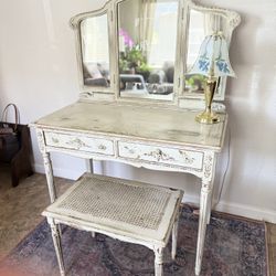 Vanity Set In Tracy 