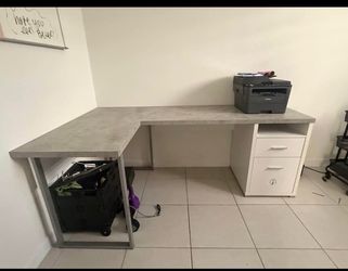 Computer desk
