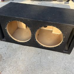 ($60 firm ) 2 / 12s ported sub box