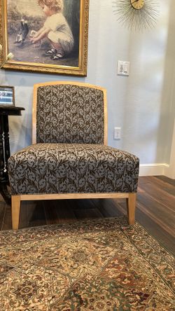 Lounge/occasional chair
