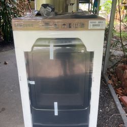 New! Samsung Dryer 