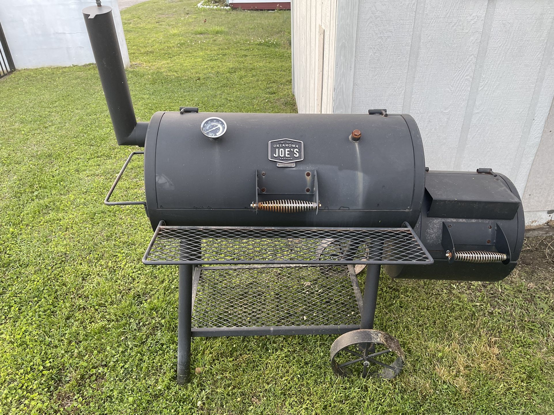 Oklahoma Joes Smoker Grill