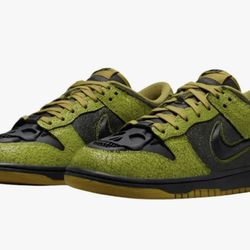 Nike Dunk Low Retro QS Halloween Skull