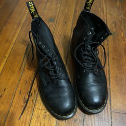 Dr. Martens 