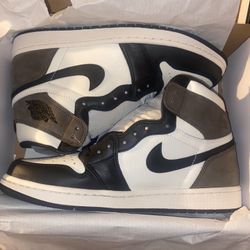 Jordan 1 Dark Mocha (size 9.5)