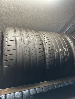 PAIR OF TIRE 305 30 20 BRIDGESTONE 85% LIFE
