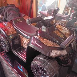 New DYNACRAFT 6V Light-up Quad/Realtree