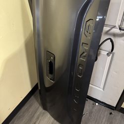 Toyota Tacoma Tailgate