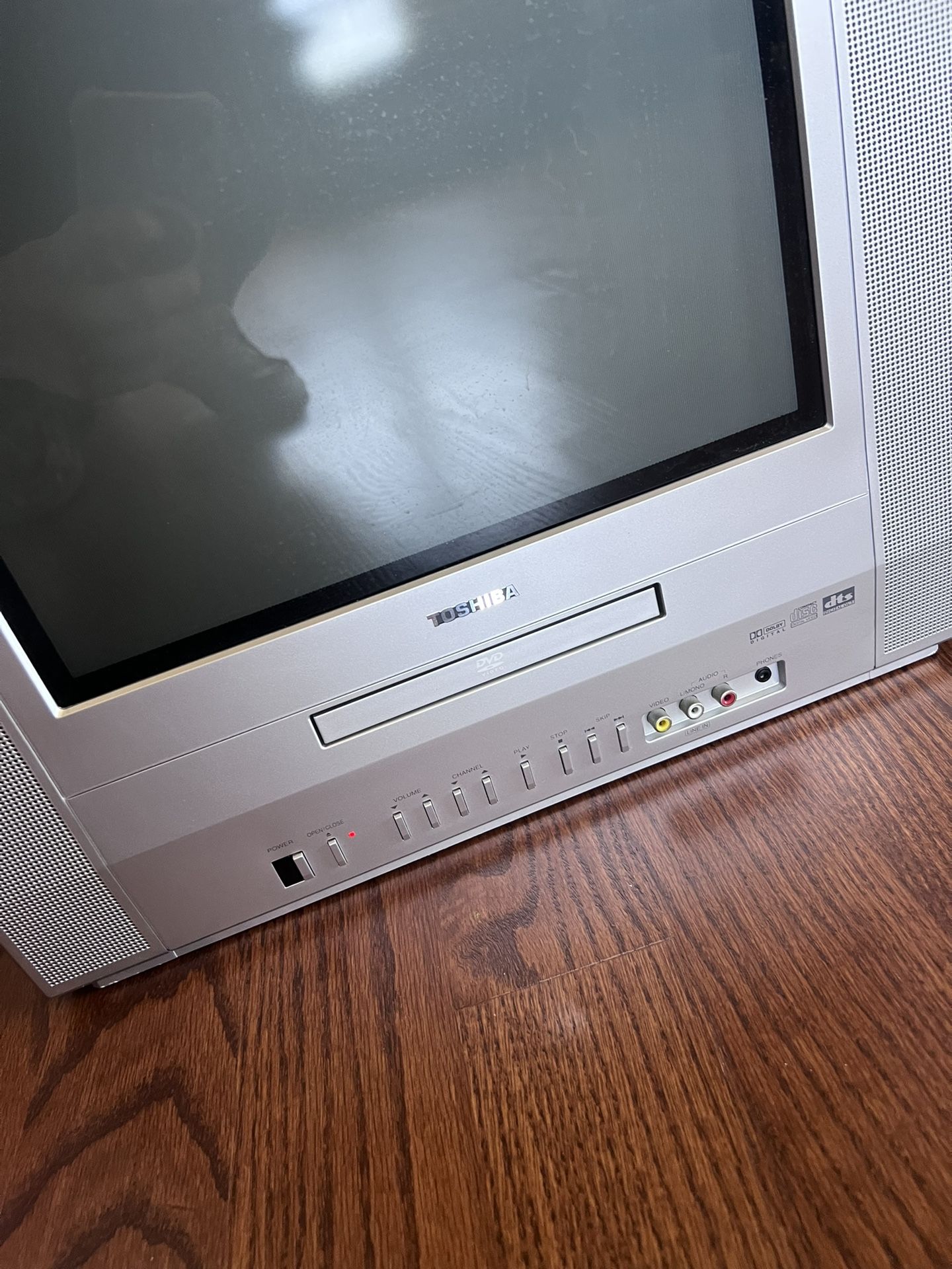 2004 Toshiba 14inch TV