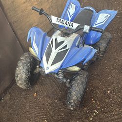 Yamaha Raptor ATV 12-Volt Battery-Powered Ride-on.