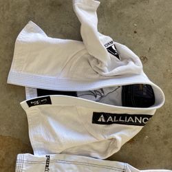 Alliance Gi- m000 3-4 Yr Old
