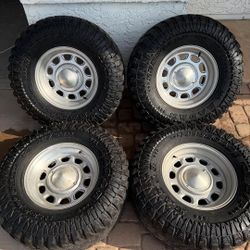 Weld Sidewinders 16x8 6x5.5