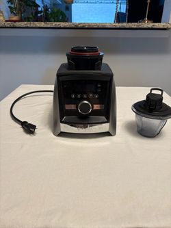 Vitamix Blender with Small Blending Cup