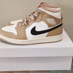 Neber Word Size 11 Air Jordan 1 Black/Desert Tan