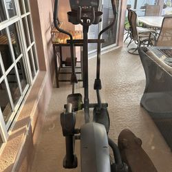 LifeFitness Polar Zone Crosstrainer Elliptical