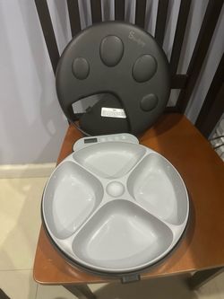 Pet feeder