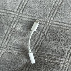 Apple Lightning-to-3.5mm Headphone Adapter 