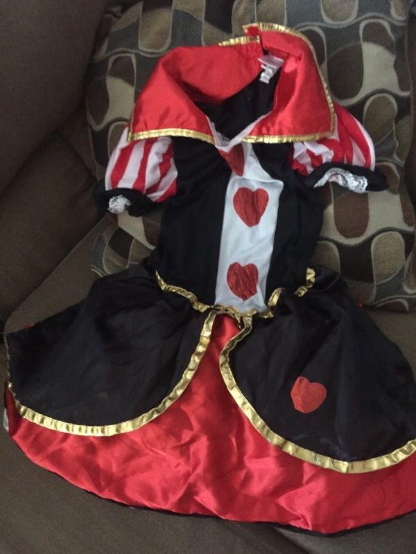 Queen of hearts costume 10-12