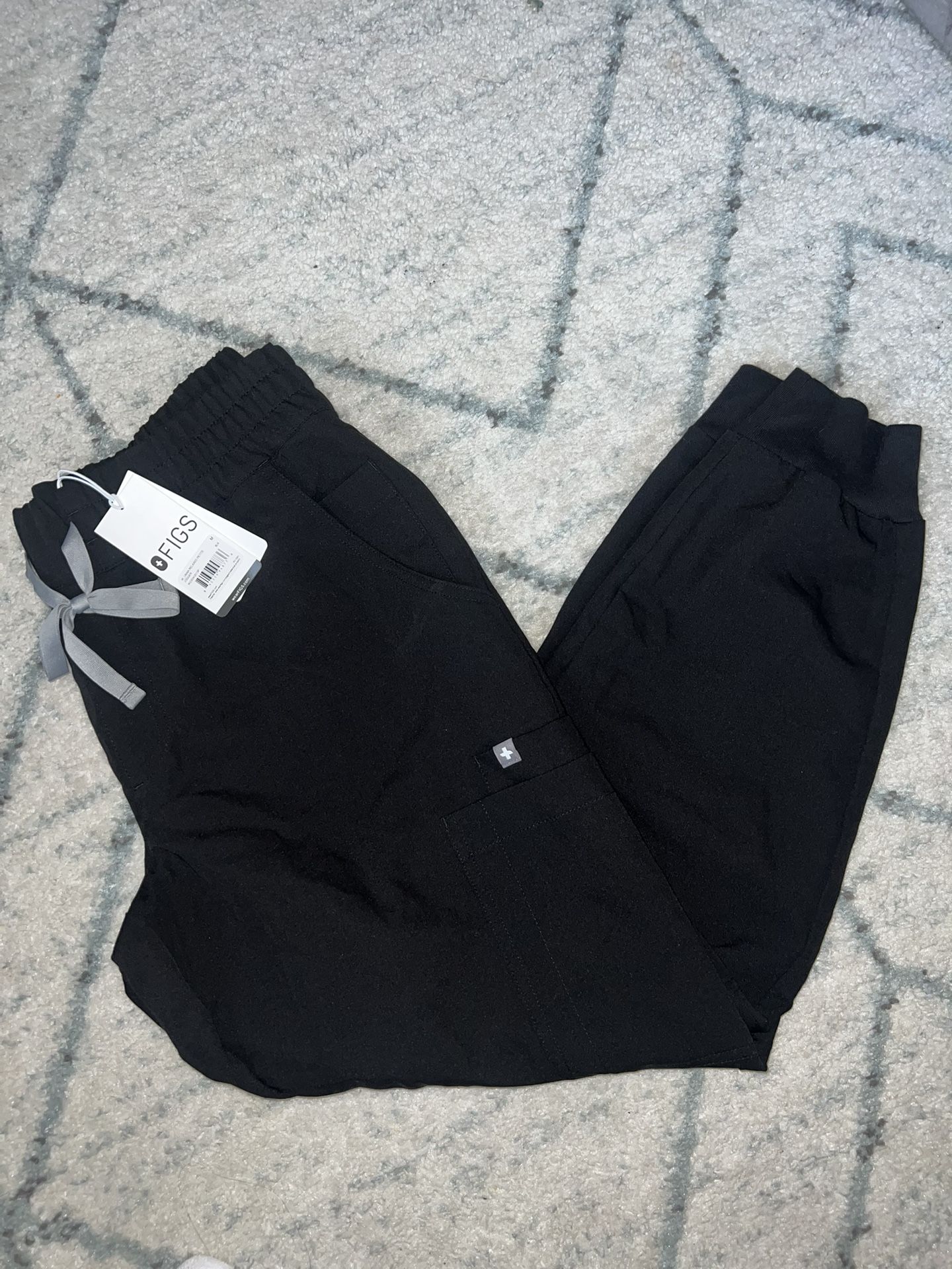 FIGS NWT Women’s Black Scrub Pants Uman Relaxed Jogger Medium Petite M/P