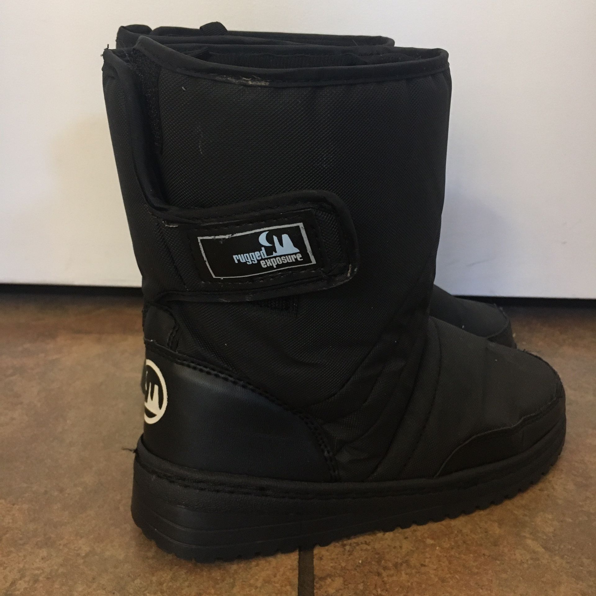 Kids Black Snow Boots Size 5