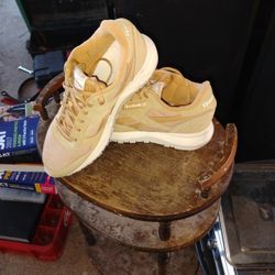 REEBOK  CLASSIC  SHOES