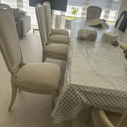 Table +10 Chairs In Excellent Condition Beautiful Modern Colour