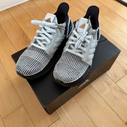 Size 7W - Ultraboost 19