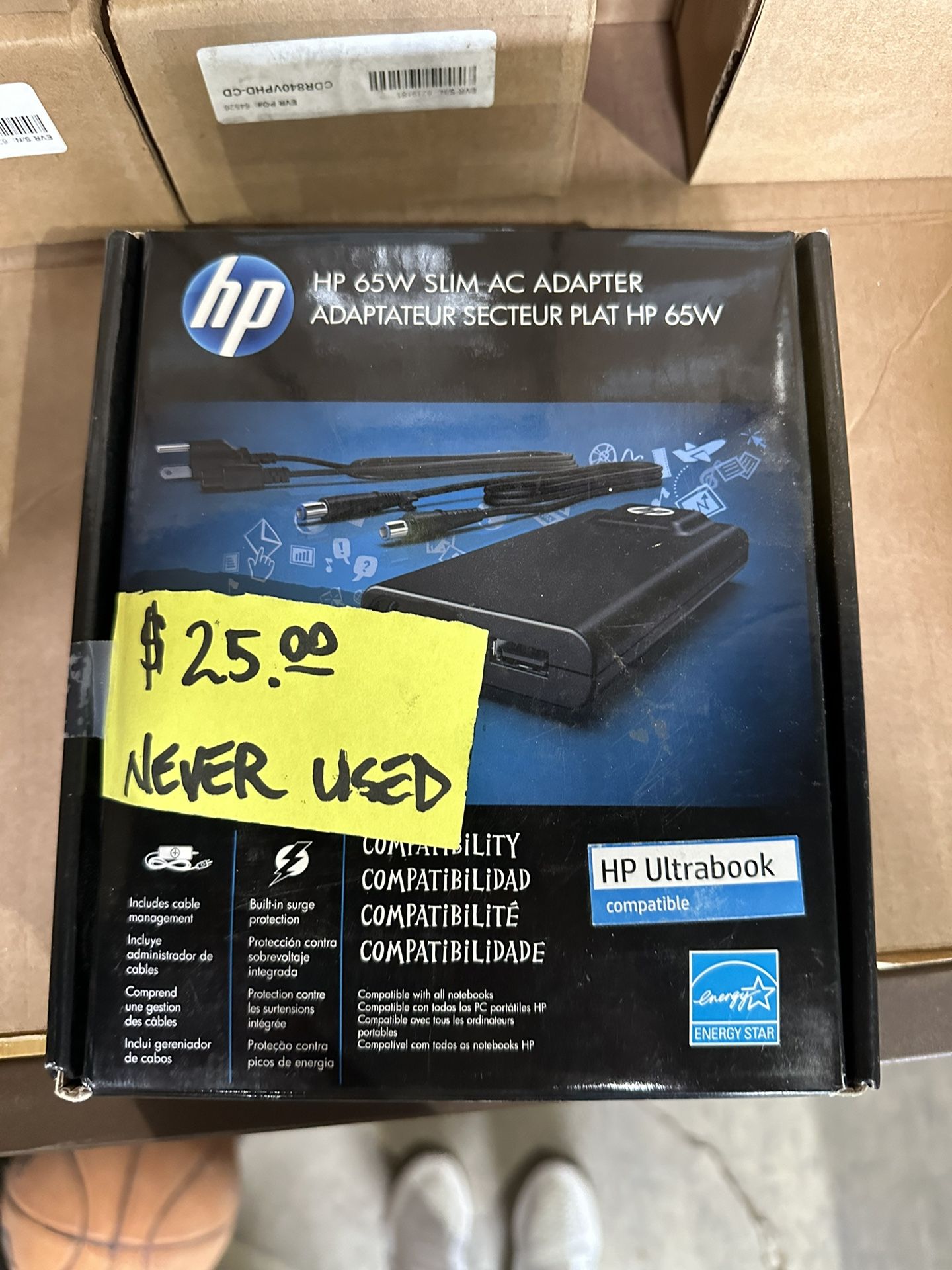 HP 65W Slim AC Adapted