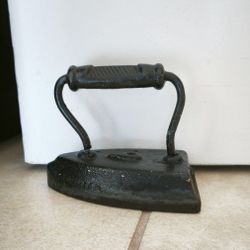 Antique #6 Cast Iron Sad Flat Iron Primitive Press Farmhouse Decor Door Stop