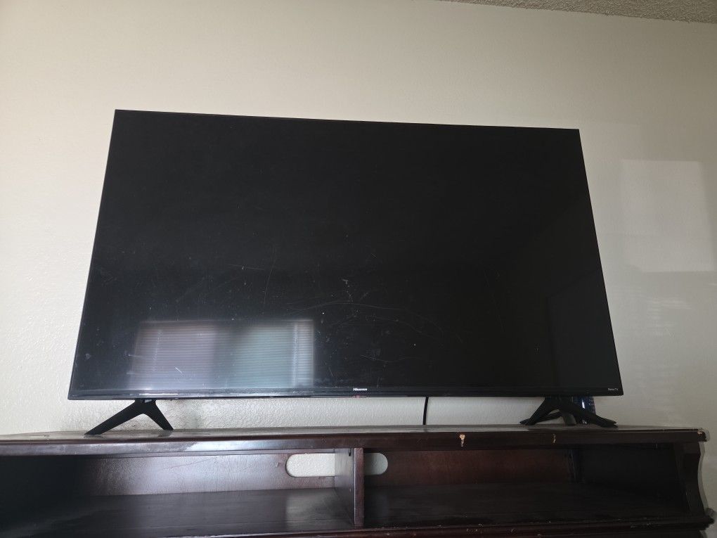 Hisense T.v Moving Sale.!