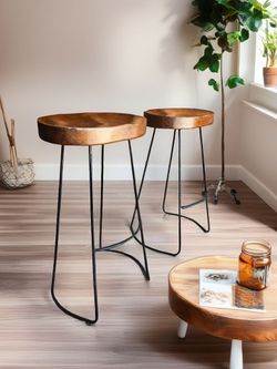 Set of barstools