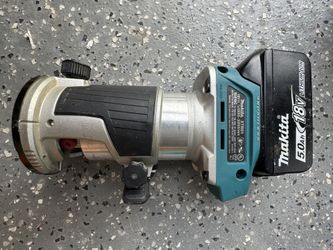 Makita 18V LXT Lithium-Ion Brushless Cordless Variable Speed Compact Router with Built-In LED Light (Tool Only)