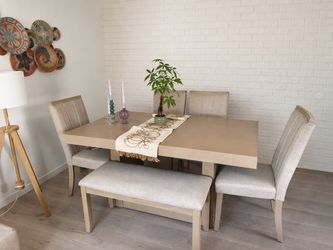6 piece dining set (4 chairs and 1 bench)